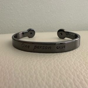 New Mary Kay Adjustable Gray Bracelet “One person can”
